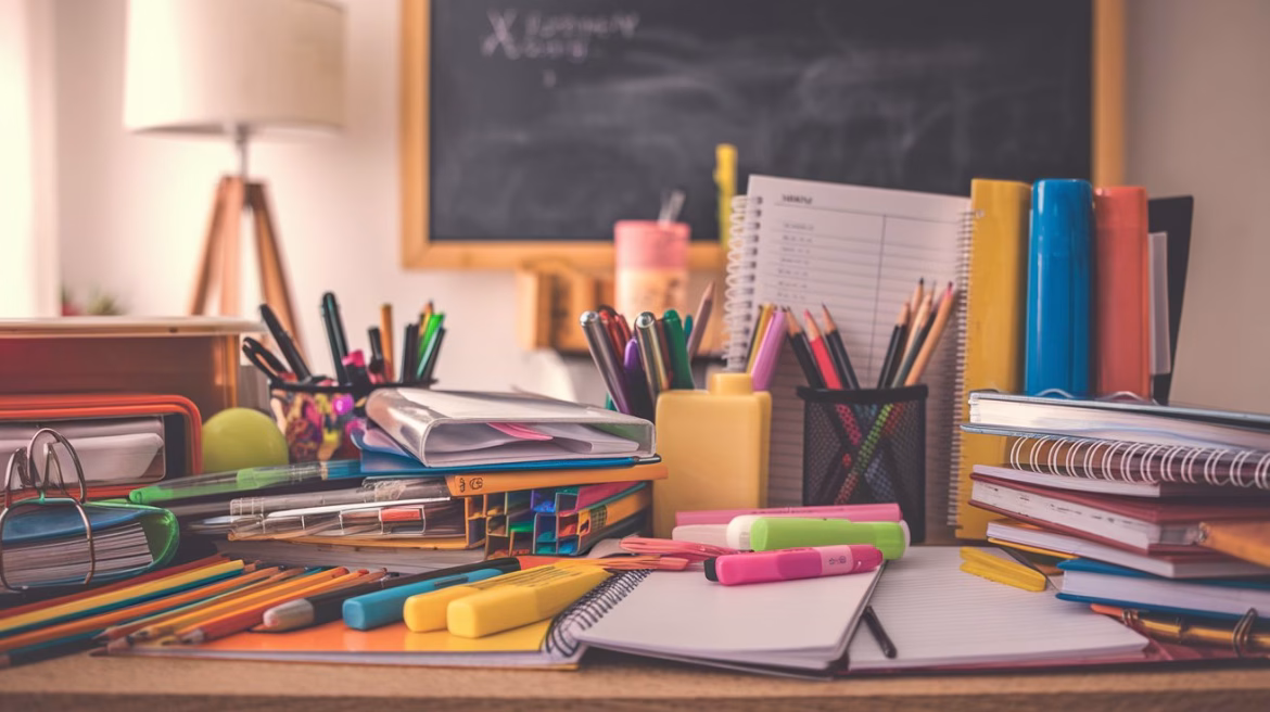 Ghidul Complet al Rechizitelor Școlare Pentru Elevi și Studenți